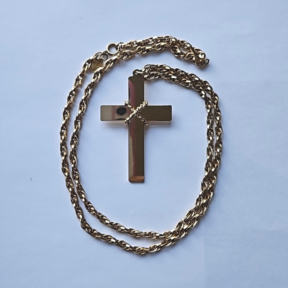 Vintage Sarah Coventry Gold-tone Cross Pendant Necklace